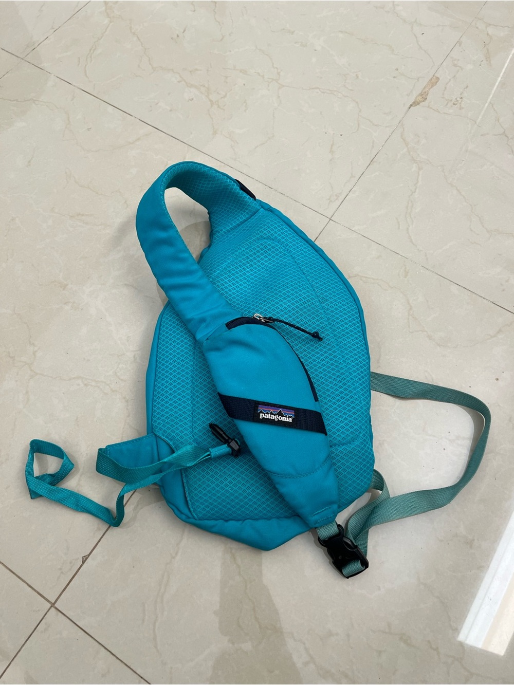 PATAGONIA Atom Sling Bag 8L Turquoise - Picture 3 of 12